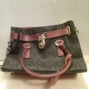 Micheal Kors purse